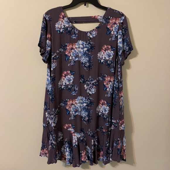 Altar'd State Dresses & Skirts - ALTAR’D STATE Floral Dress/Tunic with pockets, size Large